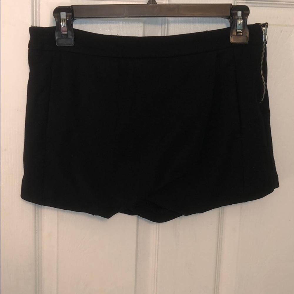 Black envelope skort